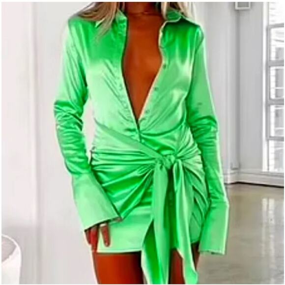 NEW White Fox On the Screen Mini Dress Size Small Lime Green - Picture 1 of 10